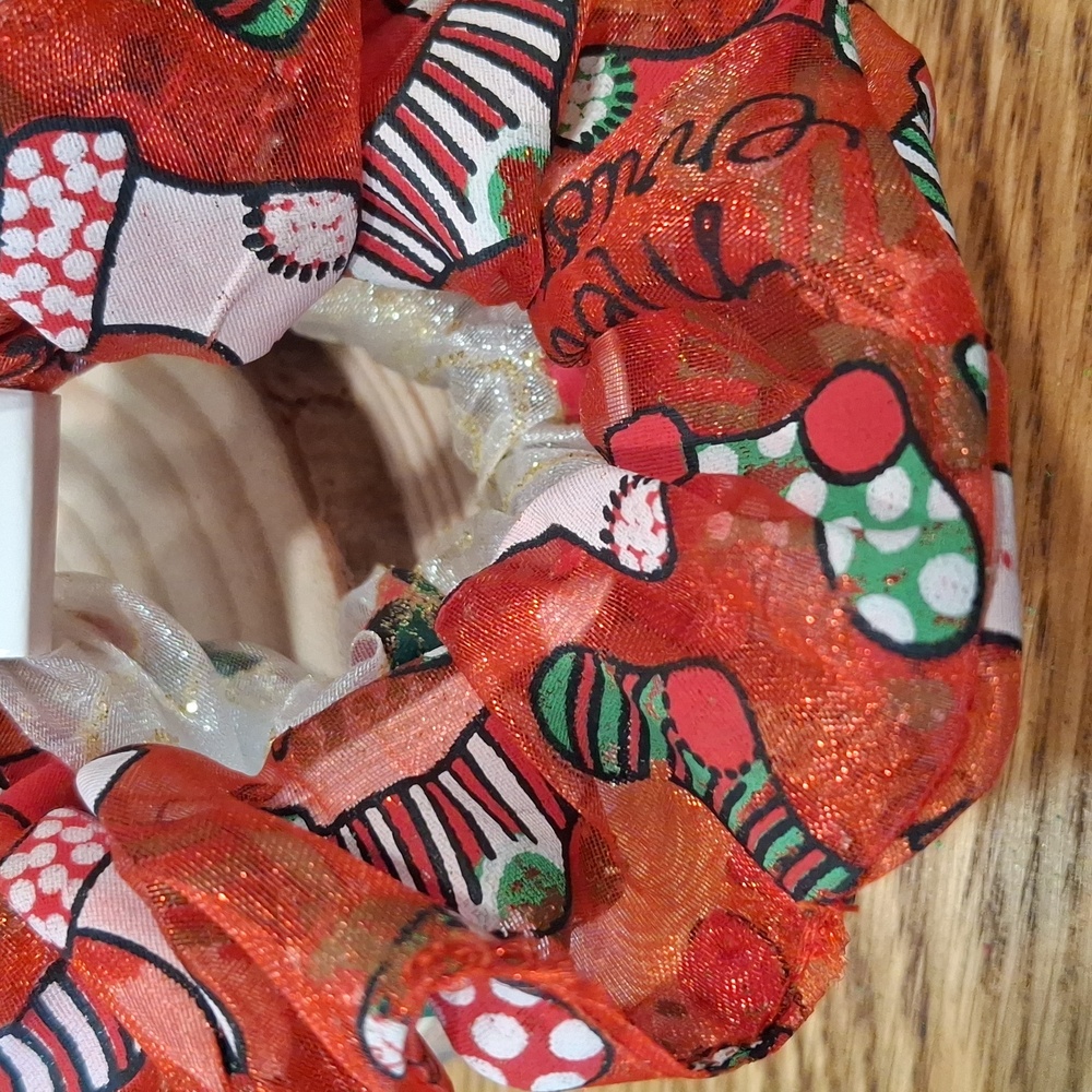 Festive Red & White Scrunchie Set - Picture 2 of 3